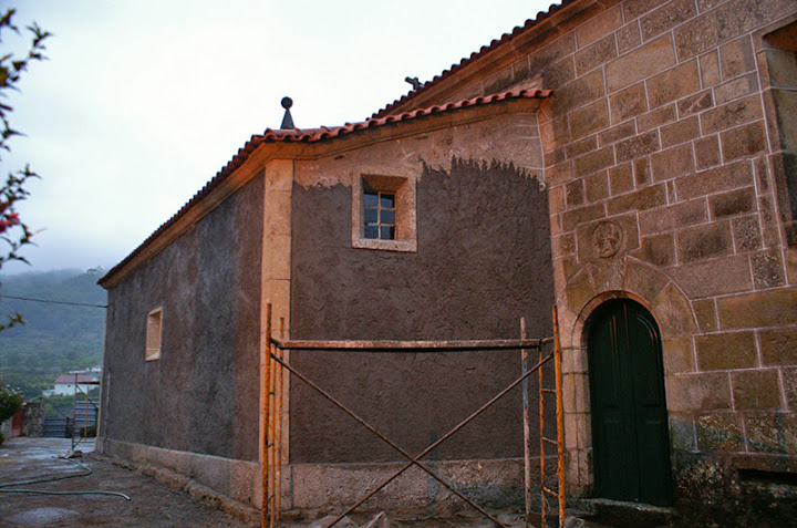 Atentado &agrave; Igreja de Aboim da N&oacute;brega